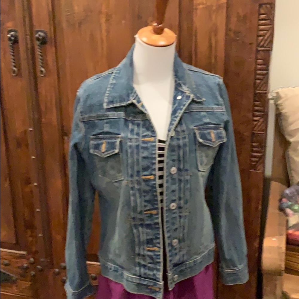 Classic denim gap jacket - do denim on denim!!!